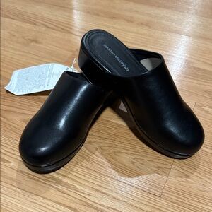 Amazon Essentials Black Slip-On Leather Mules for Women Size 5#10